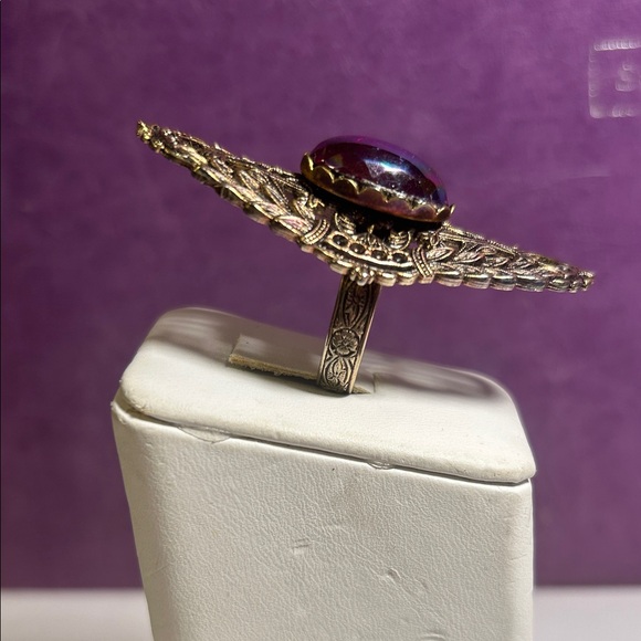 Elegant Purple Stone Antique Ring - Picture 3 of 11